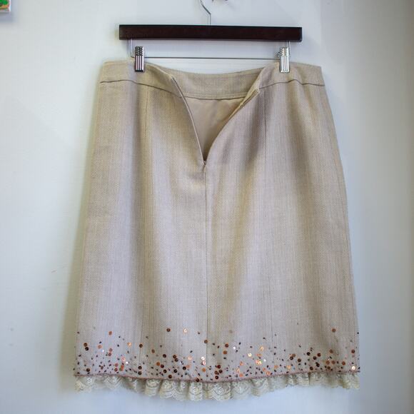 Skirt with Lace Trim Size 12 - Picture 3 of 7